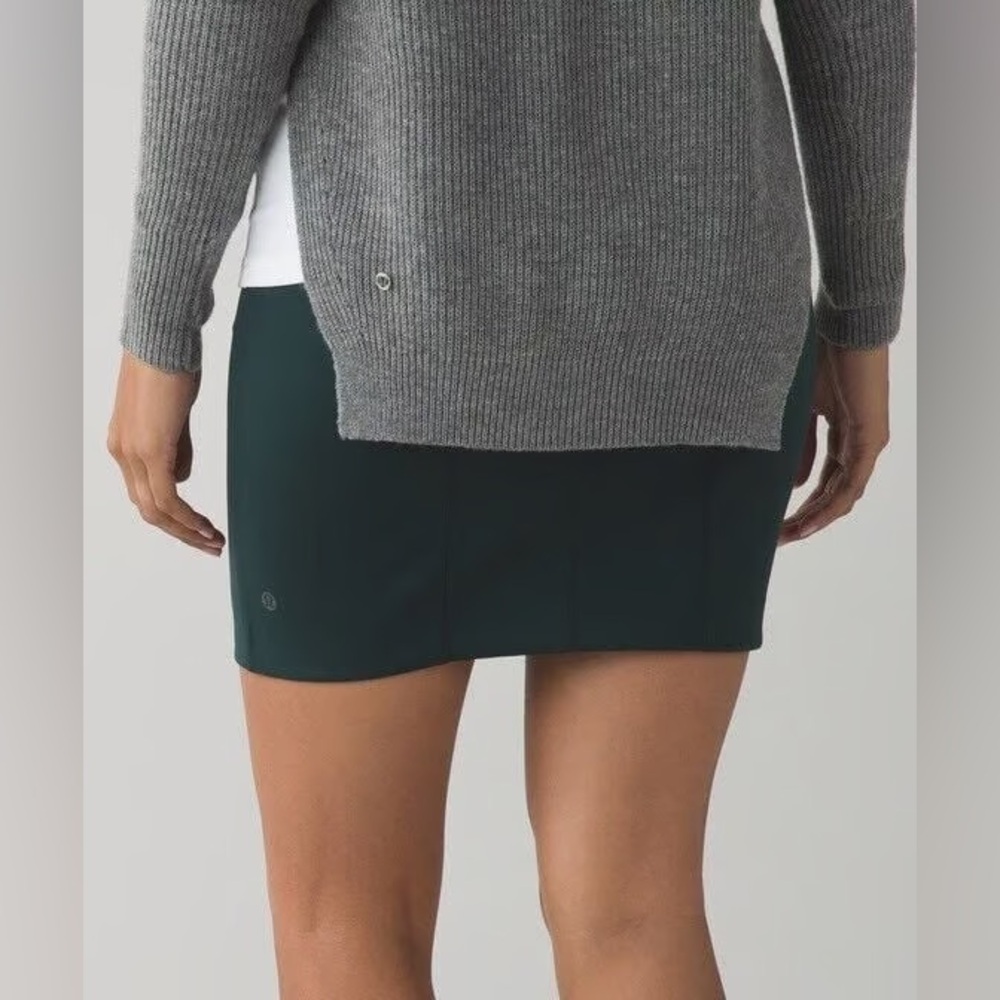 lululemon athletica gray ribbed sweater with dark green skirt